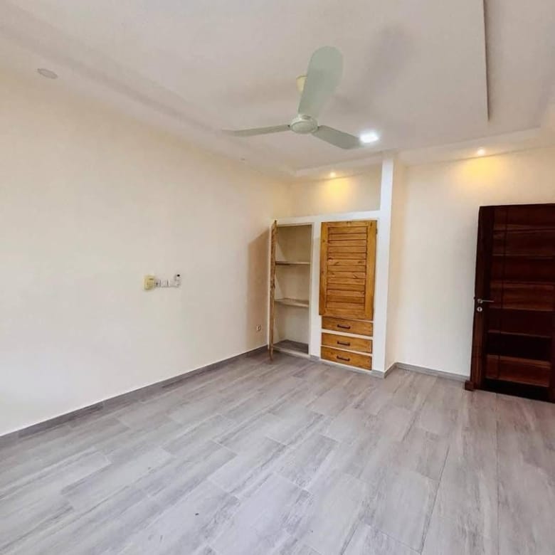 Villa 5 Chambres à louer - Les Cocotiers Cotonou - BENIN-IMMO