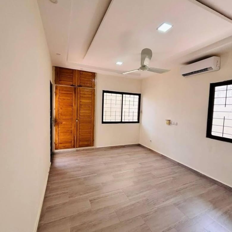Villa 5 Chambres à louer - Les Cocotiers Cotonou - BENIN-IMMO