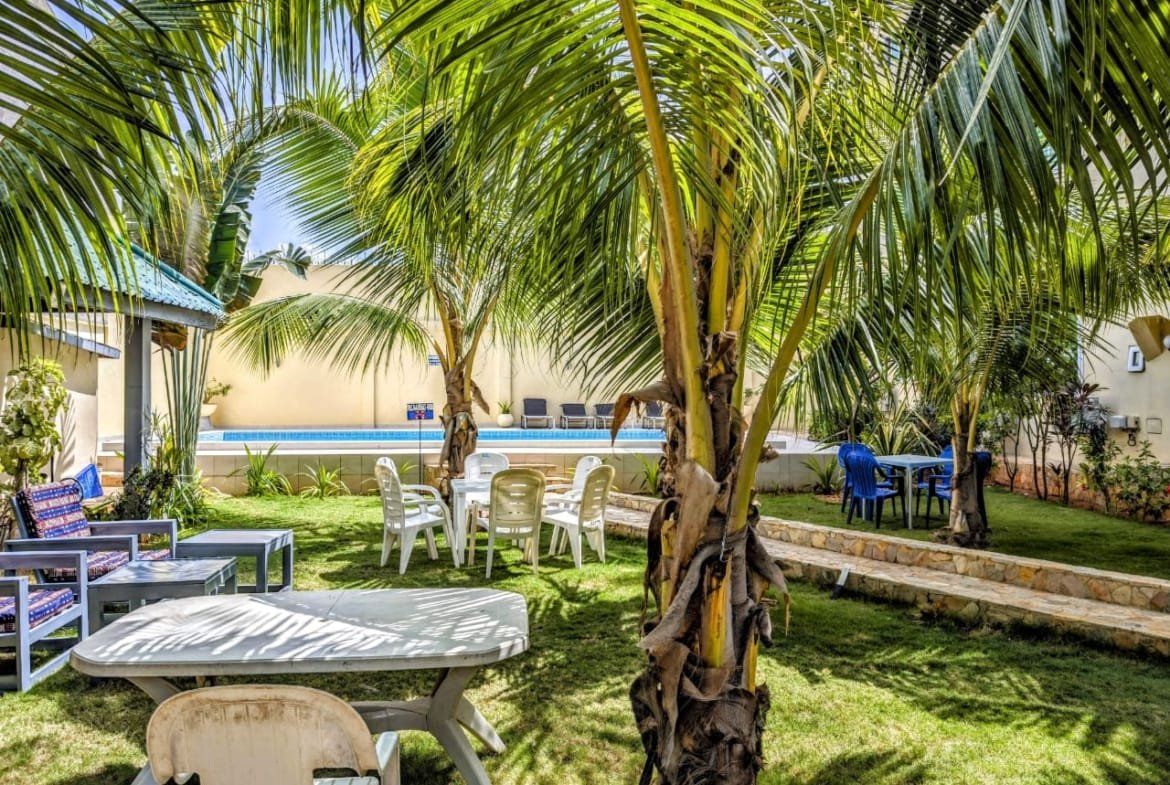 Villa Meublée avec Piscine à Louer à Fidjrossè