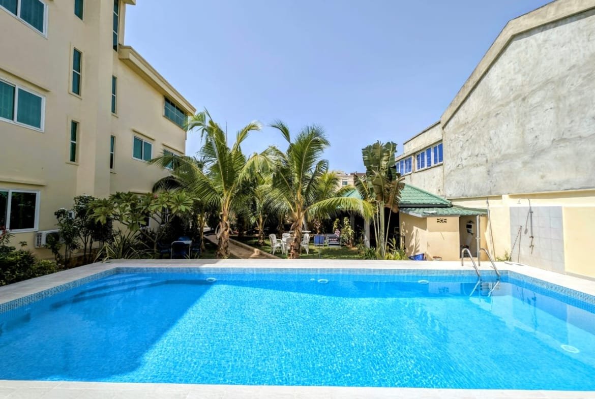 Villa Meublée avec Piscine à Louer à Fidjrossè - BENIN-IMMO