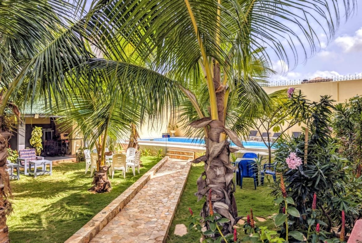 Villa Meublée avec Piscine à Louer à Fidjrossè - BENIN-IMMO
