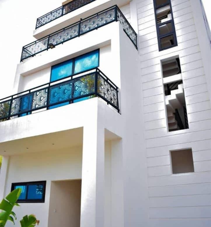 Villa Triplex Meublée à Vendre à Akpakpa_2