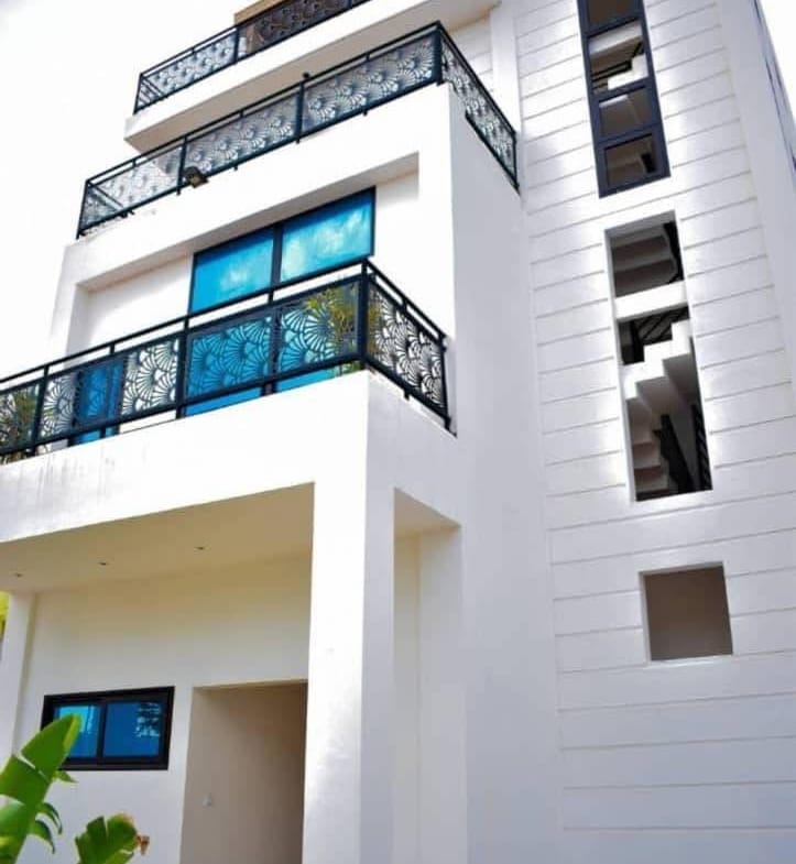 Villa Triplex Meublée à Vendre à Akpakpa_2
