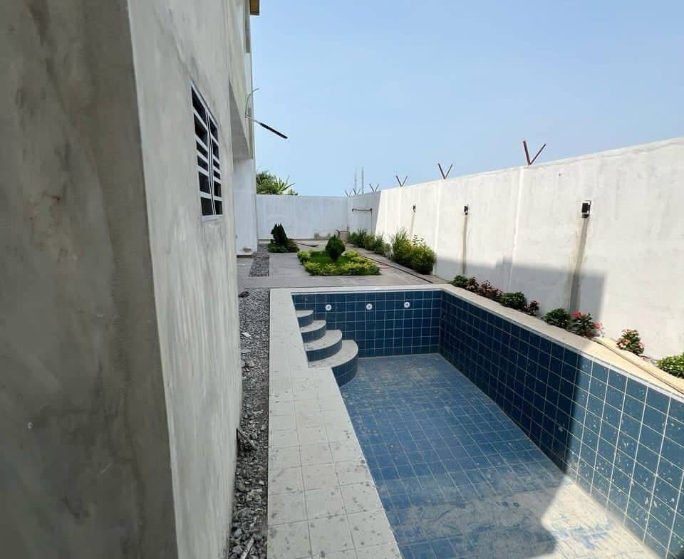 Villa avec piscine 3 chambres à louer - Haie Vive, Cotonou - BENIN-IMMO