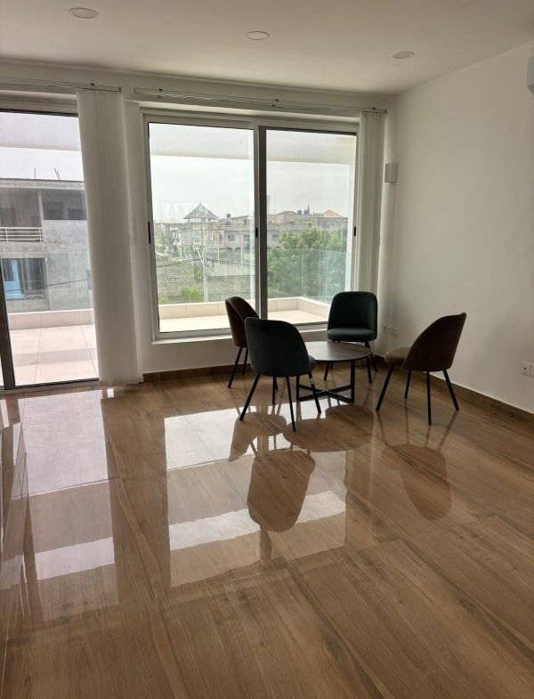 Villa de 4 Chambres avec jardin à Louer à Fidjrossè Plage_24