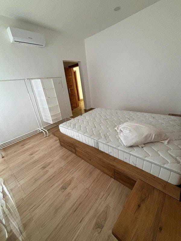 Villa de 4 Chambres avec jardin à Louer à Fidjrossè Plage_24