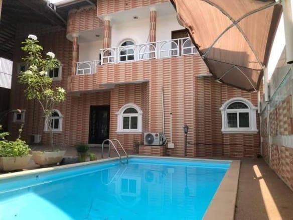 Villa duplex meublée à louer 5 chambres Fidjrossè Plage