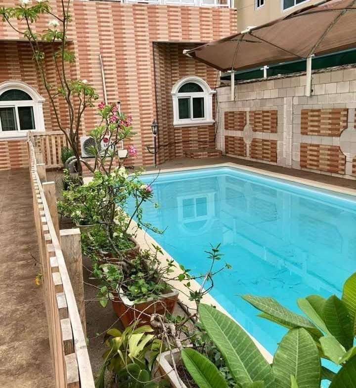 Villa duplex meublé à louer 5 chambres Fidjrossè Plage - BENIN-IMMO