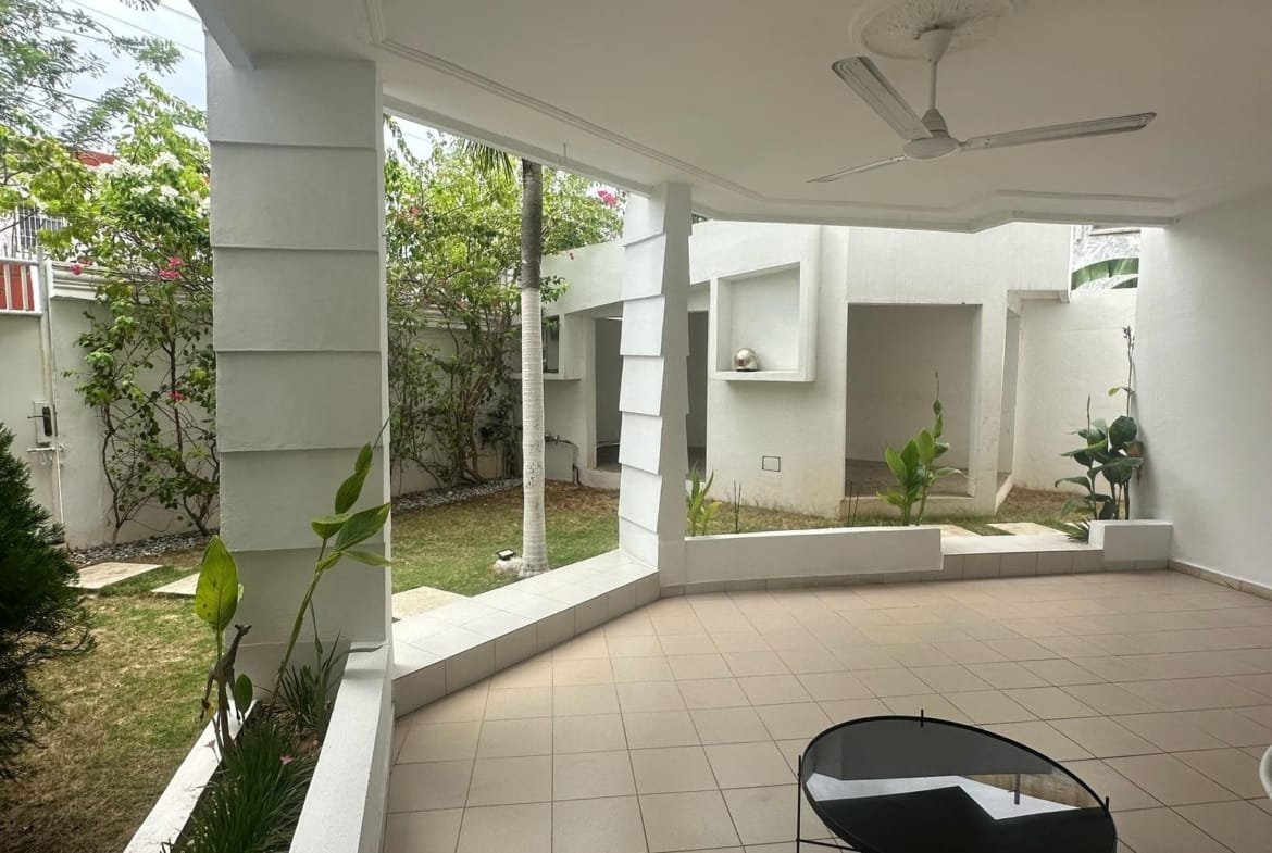 Villa duplex meublée à louer - Haie Vivie, Cotonou - BENIN-IMMO