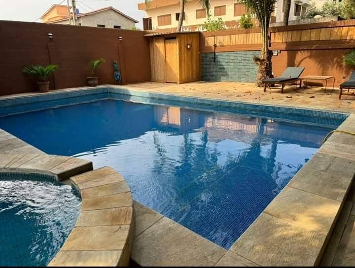 Villa meublée avec piscine et jardin à louer - Fidjrossè Plage