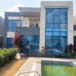 Villa meublée avec piscine vue sur mer à louer à Cotonou
