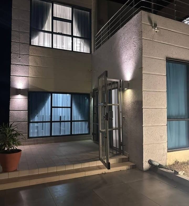 Villa meublée avec piscine vue sur mer à louer à Cotonou - BENIN-IMMO