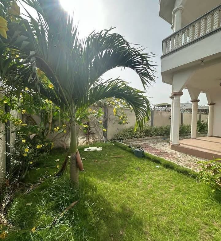 Location villa climatisée à Fidjrossè Plage avec vue mer