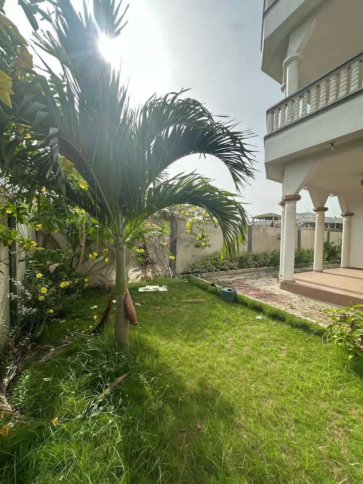 Location villa climatisée à Fidjrossè Plage avec vue mer
