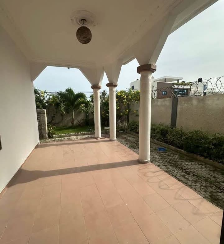 Location villa climatisée à Fidjrossè Plage avec vue mer - BENIN-IMMO