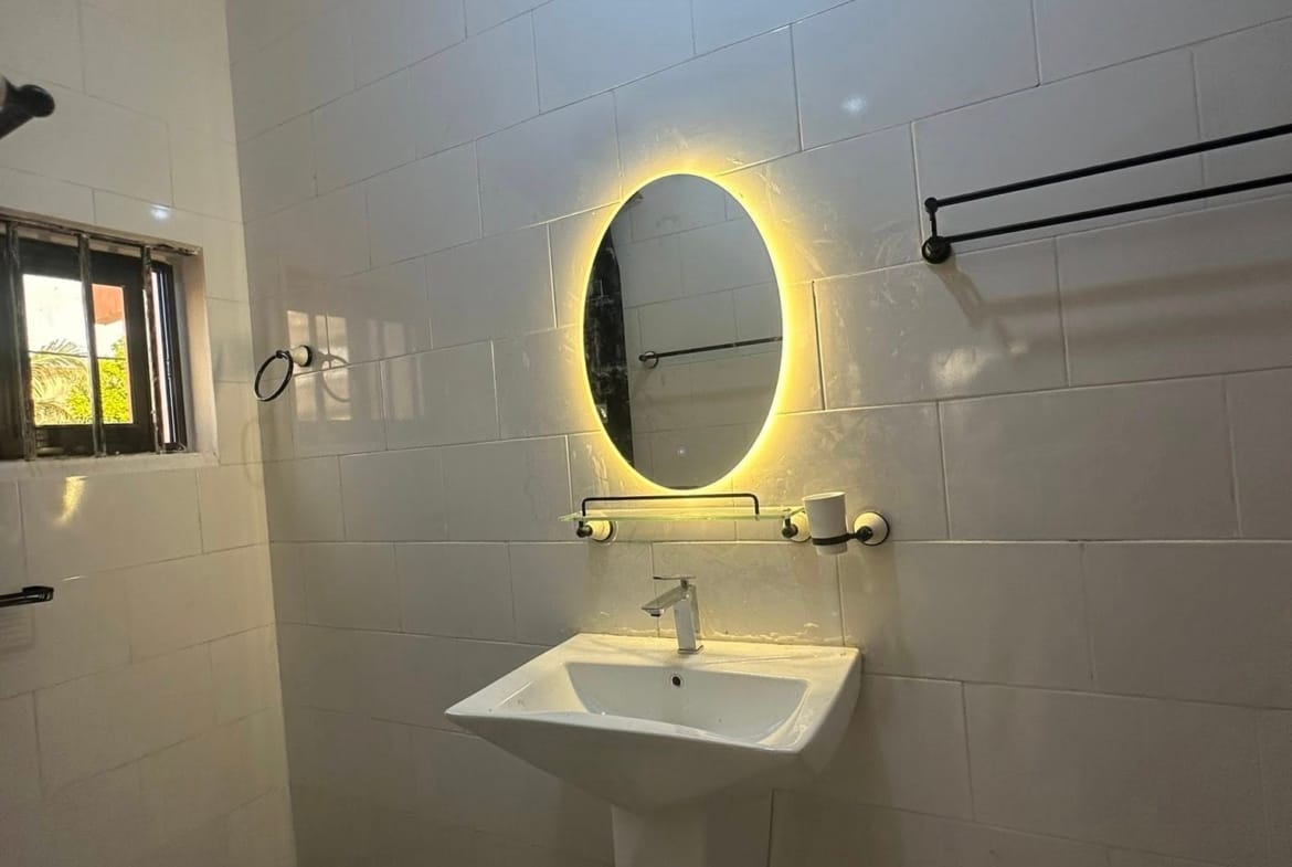 Villa Duplex de 6 Chambres à Louer à Calavi Aitchedji - BENIN-IMMO