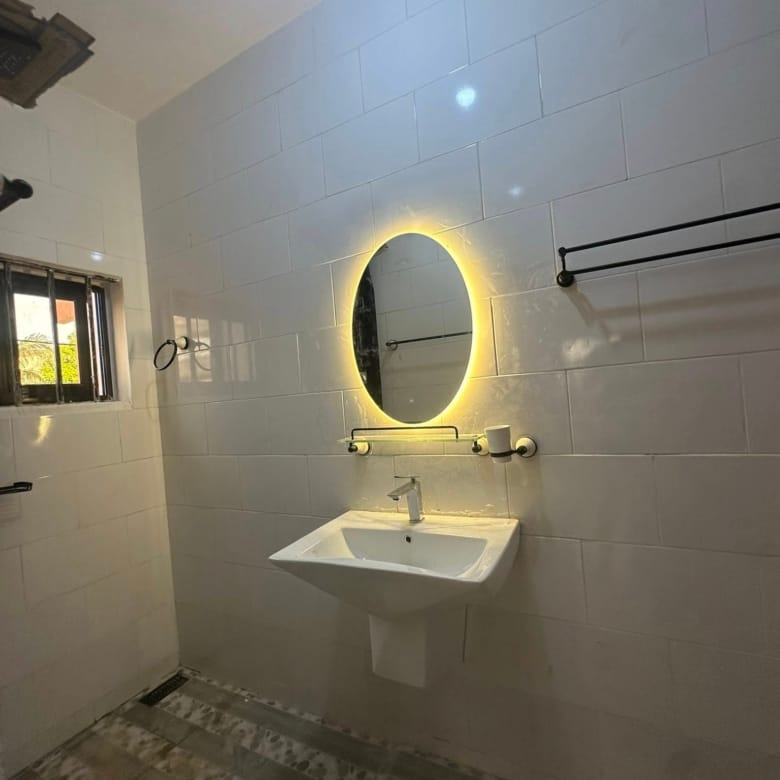 Villa Duplex de 6 Chambres à Louer à Calavi Aitchedji - BENIN-IMMO