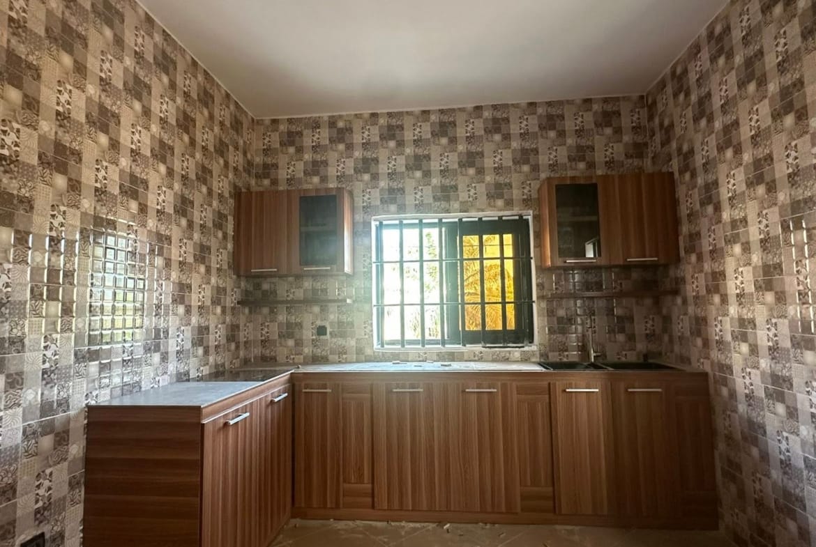 Villa Duplex de 6 Chambres à Louer à Calavi Aitchedji - BENIN-IMMO