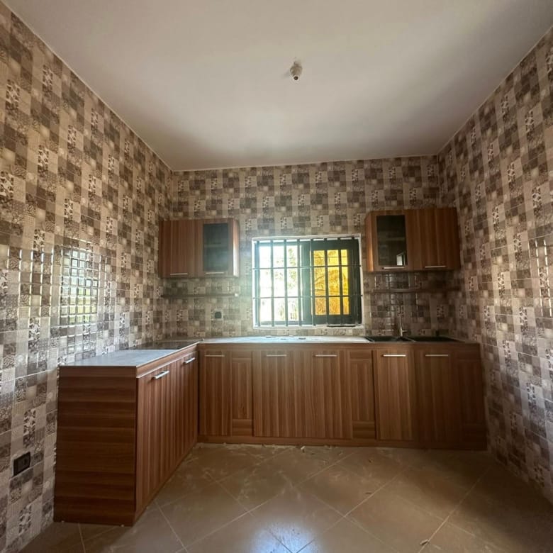 Villa Duplex de 6 Chambres à Louer à Calavi Aitchedji - BENIN-IMMO