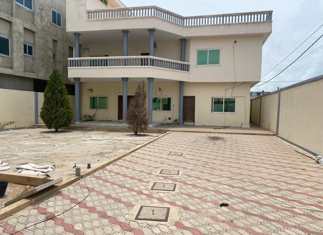Vente Villa R+2 de 6 Chambres à Fidjrossè