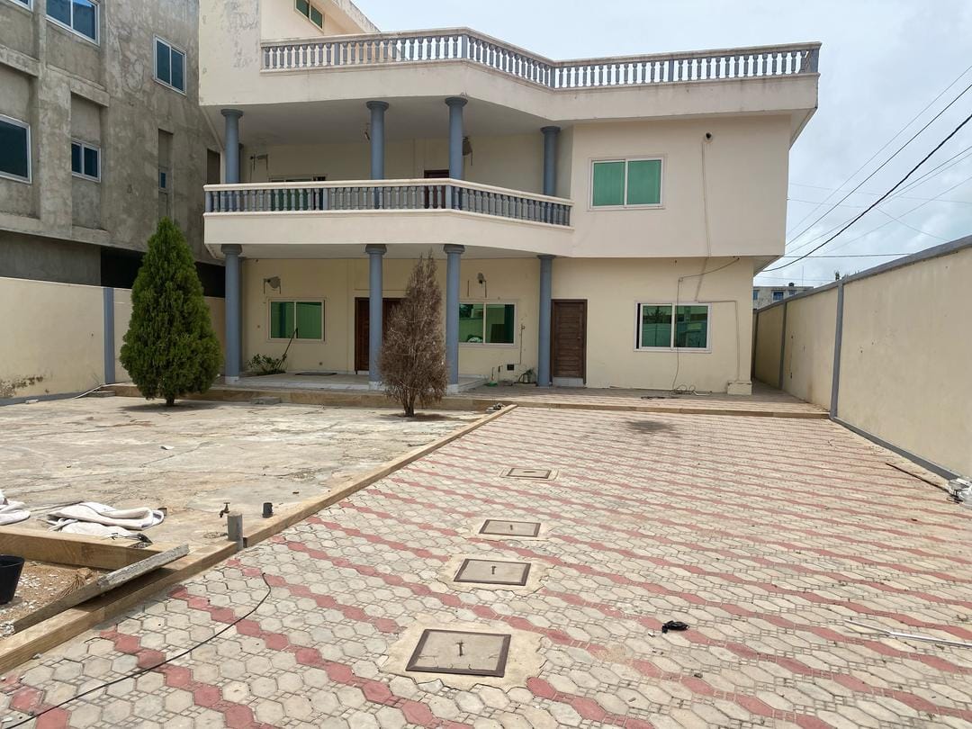 Vente Villa R+2 de 6 Chambres à Fidjrossè