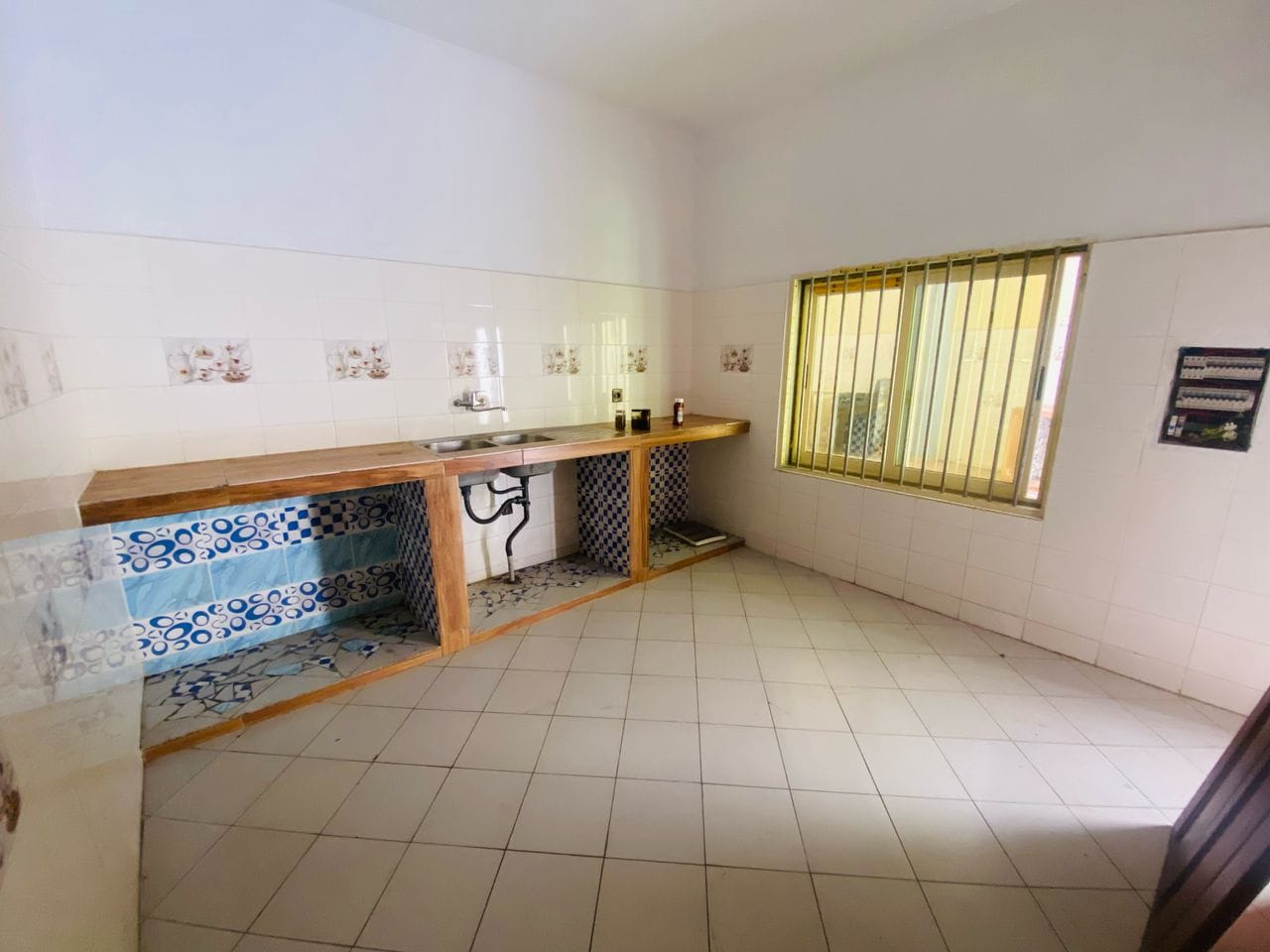Vente Villa R+2 de 6 Chambres à Fidjrossè
