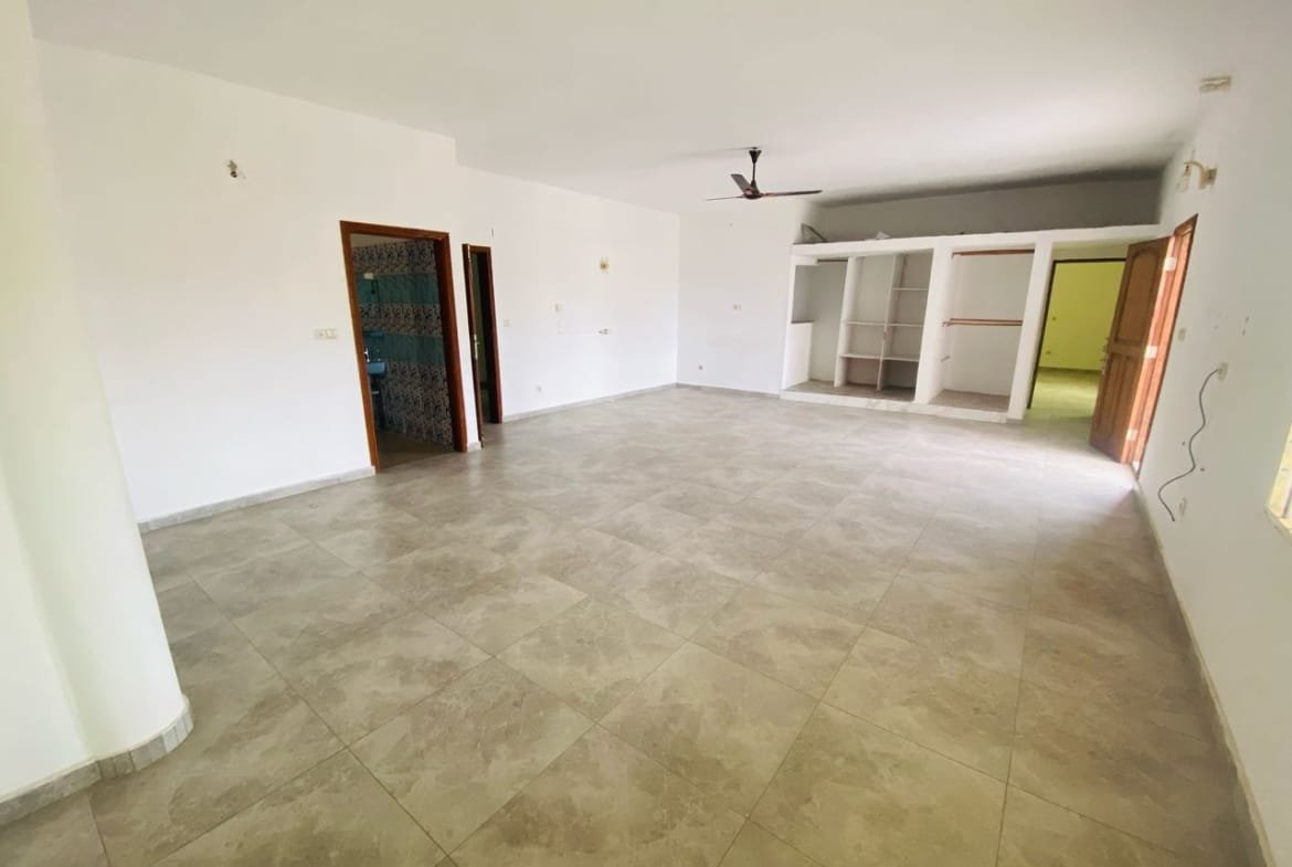 Vente Villa R+2 de 6 Chambres à Fidjrossè