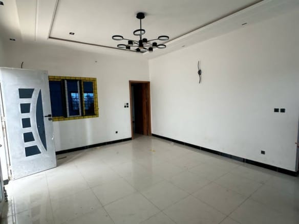2 Chambres Salon à Louer à Fidjrossè Akogbato
