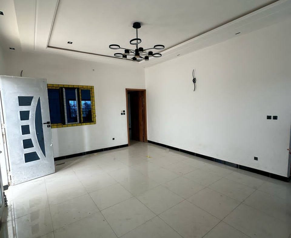 2 Chambres Salon à Louer à Fidjrossè Akogbato