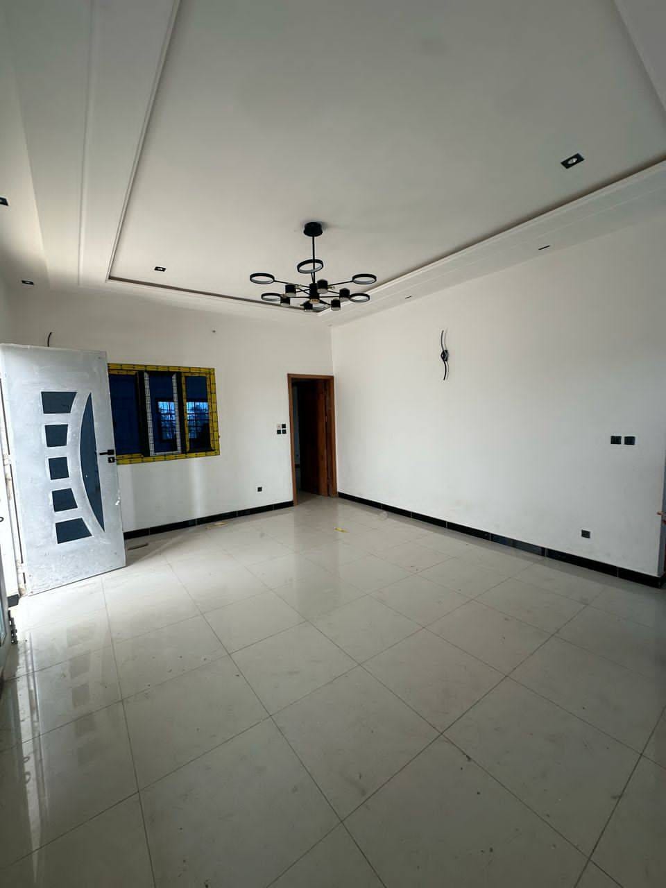 2 Chambres Salon à Louer à Fidjrossè Akogbato