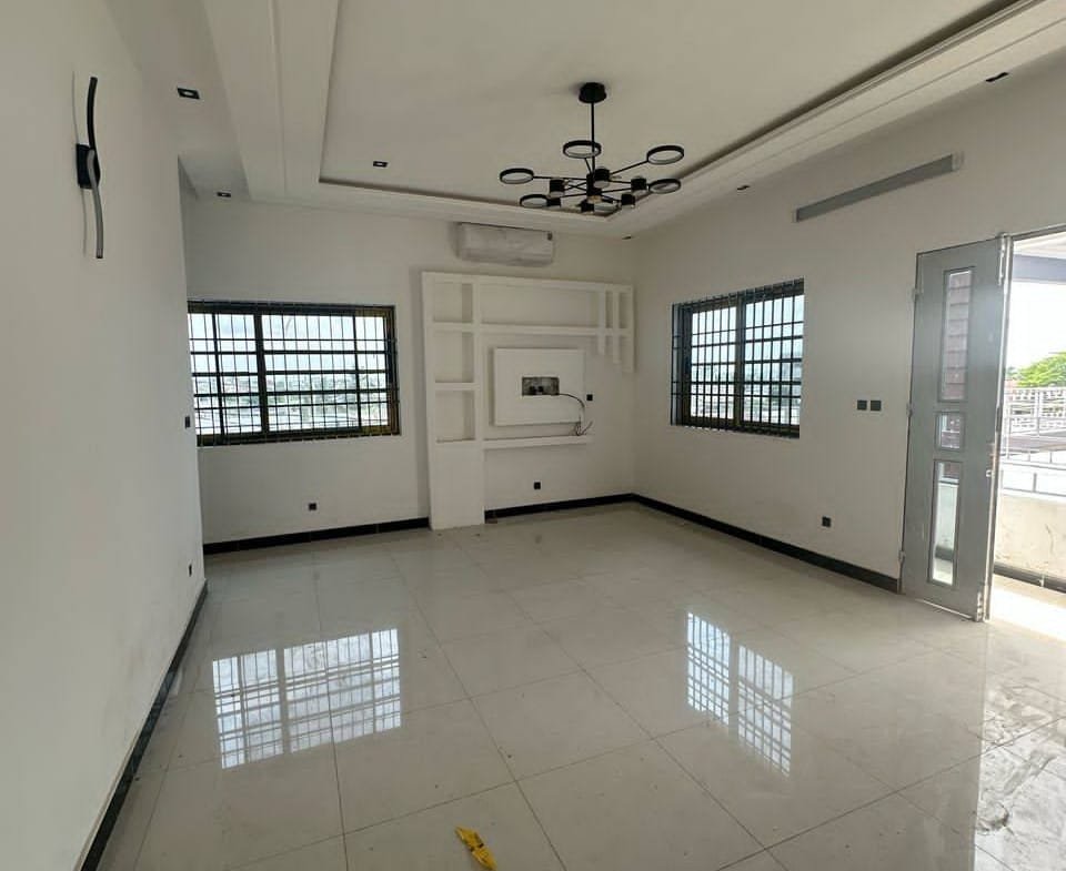 2 Chambres Salon à Louer à Fidjrossè Akogbato_11