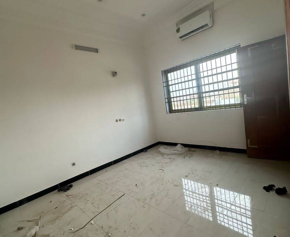 2 Chambres Salon à Louer à Fidjrossè Akogbato_13
