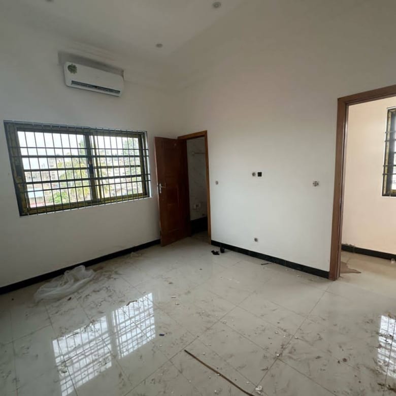 2 Chambres Salon à Louer à Fidjrossè Akogbato_2
