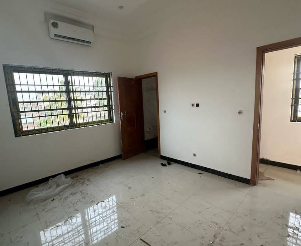 2 Chambres Salon à Louer à Fidjrossè Akogbato_2