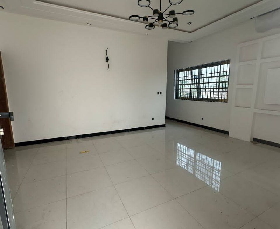 2 Chambres Salon à Louer à Fidjrossè Akogbato_3