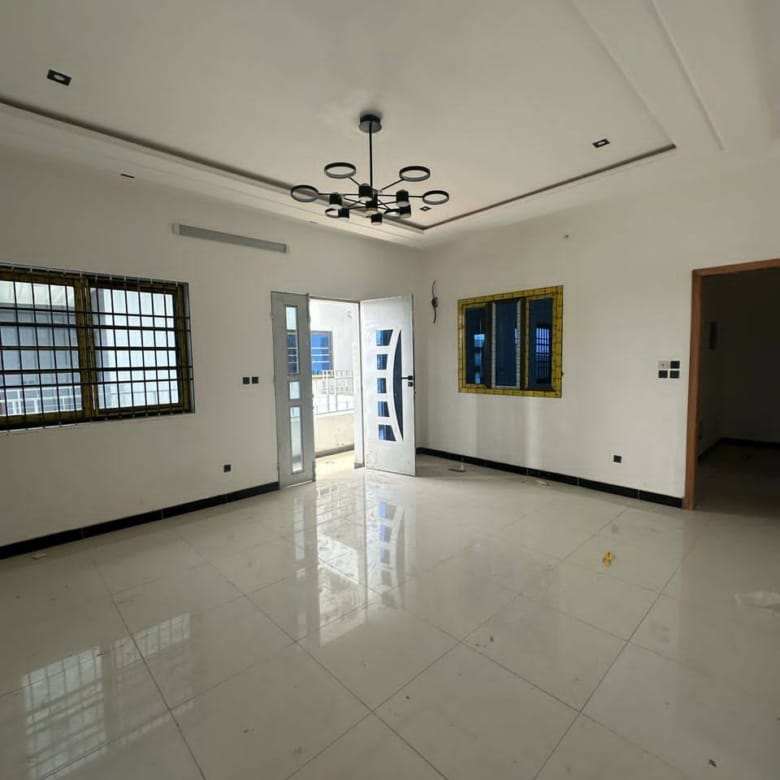 2 Chambres Salon à Louer à Fidjrossè Akogbato_4