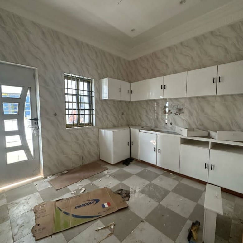 2 Chambres Salon à Louer à Fidjrossè Akogbato_5