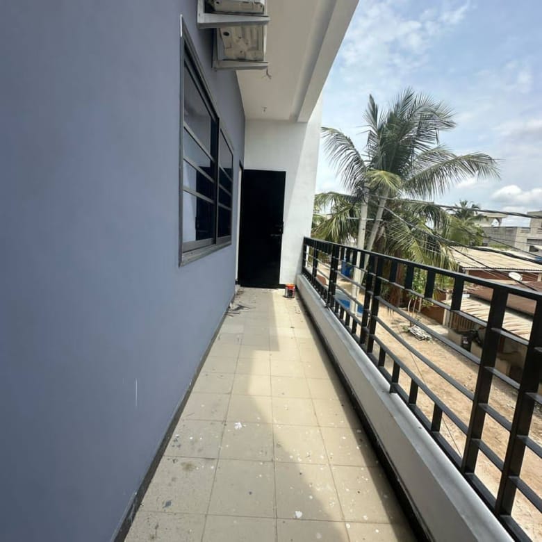 2 Chambres Salon à Louer à Fidjrossè Akogbato_6