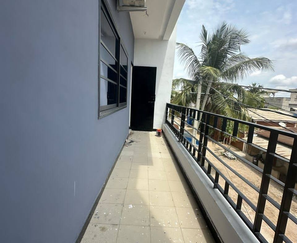 2 Chambres Salon à Louer à Fidjrossè Akogbato_6