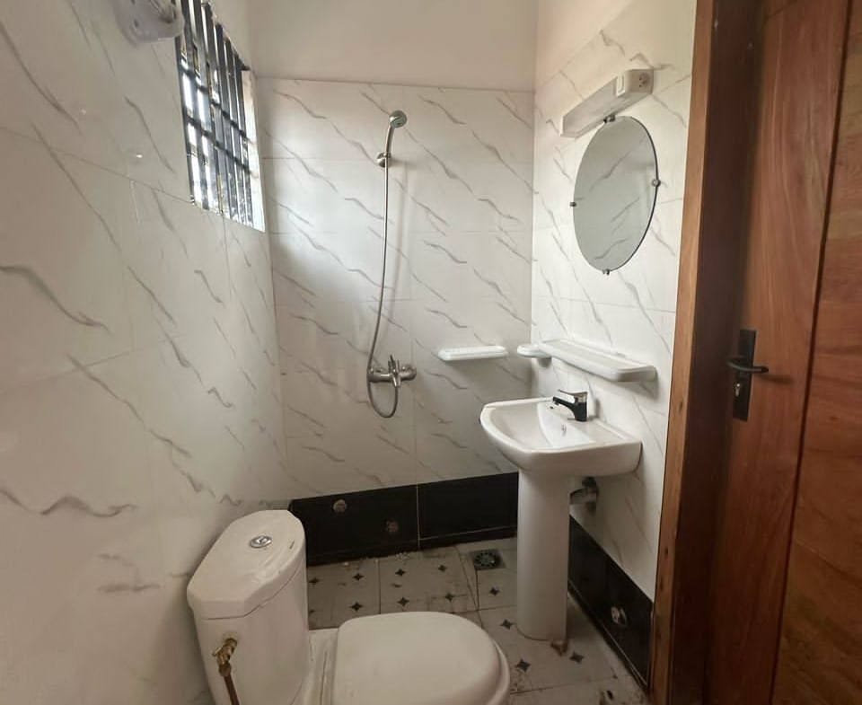 2 Chambres Salon à Louer à Fidjrossè Akogbato_7