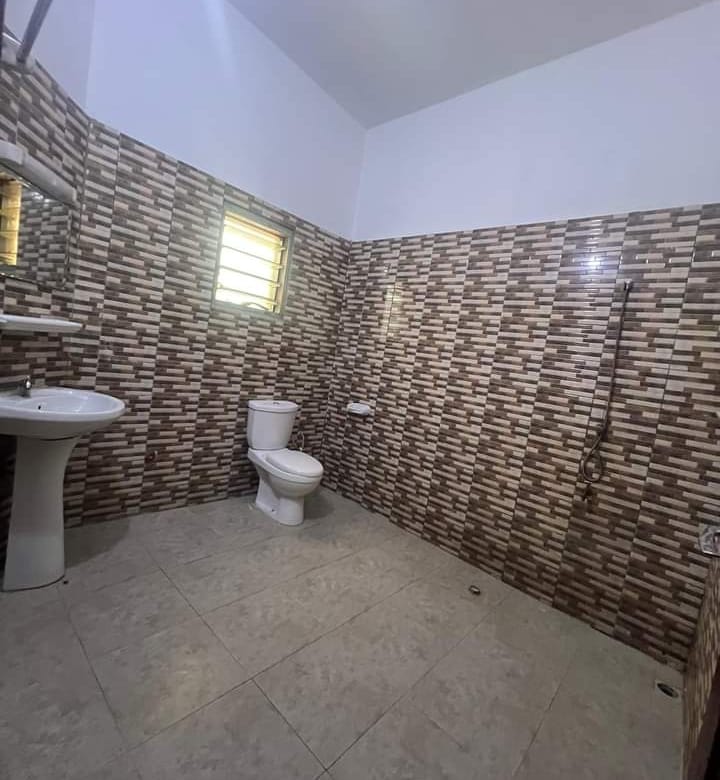 Appartement 2 Chambres Salon à Louer à Fidjrossè Plage_5