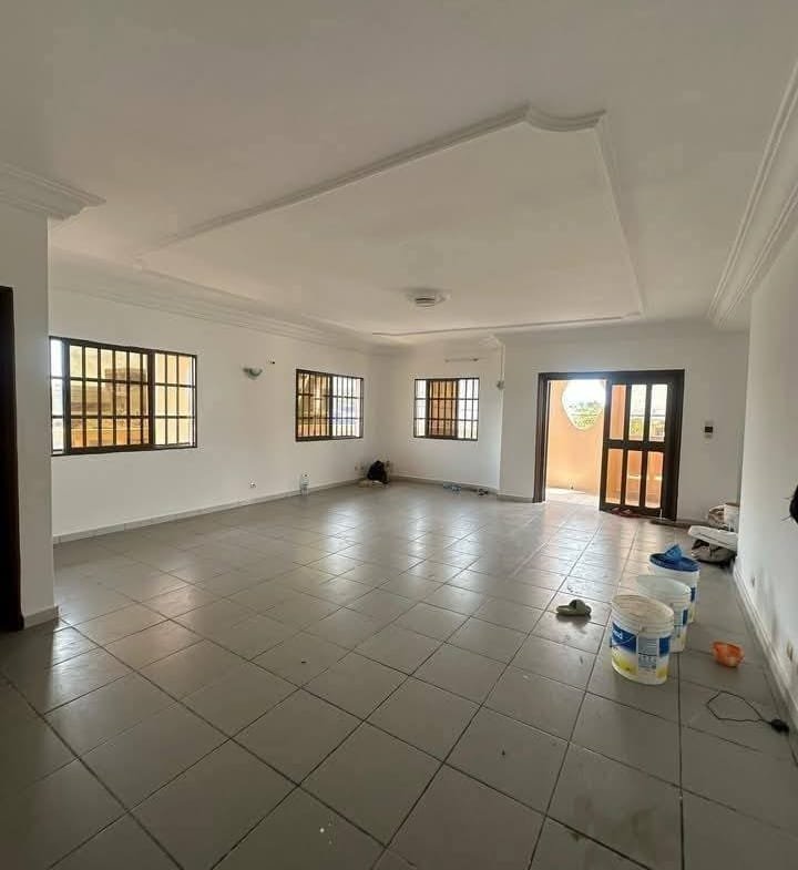 Appartement 4 chambres salon à louer à Fidjrossè_12