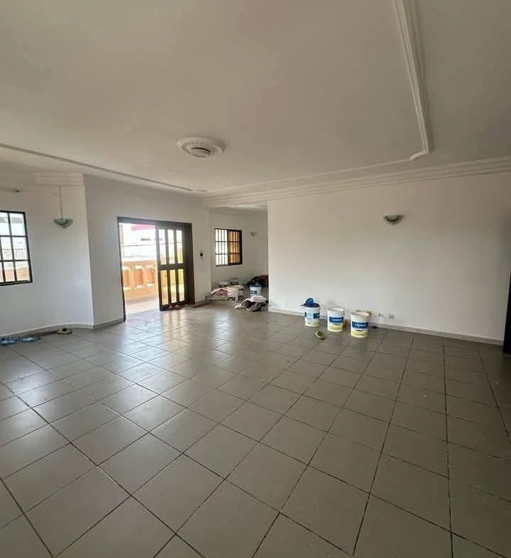 Appartement 4 chambres salon à louer à Fidjrossè_3