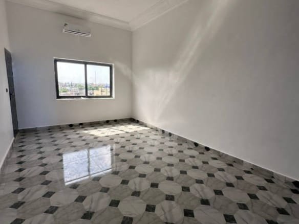 Appartement 5 chambres salon à louer à Fidjrossè_10