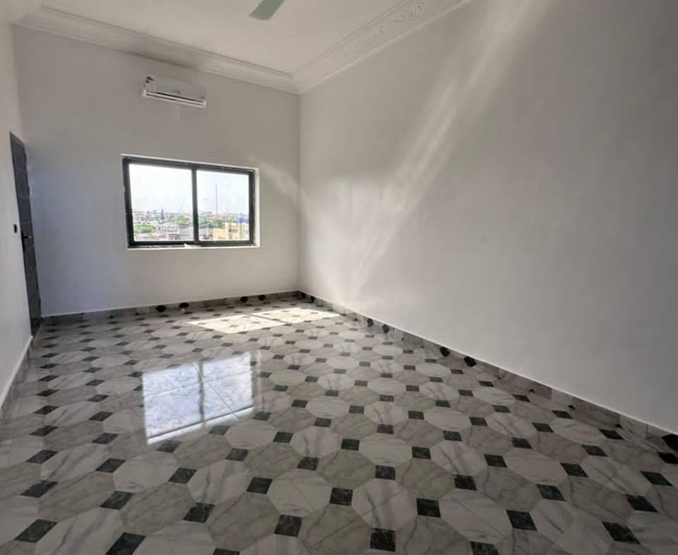 Appartement 5 chambres salon à louer à Fidjrossè_10