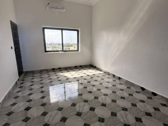 Appartement 5 chambres salon à louer à Fidjrossè_4