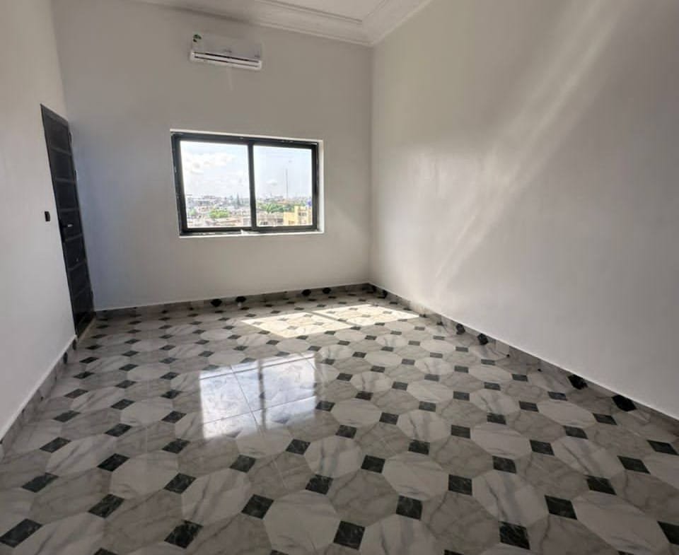 Appartement 5 chambres salon à louer à Fidjrossè_4