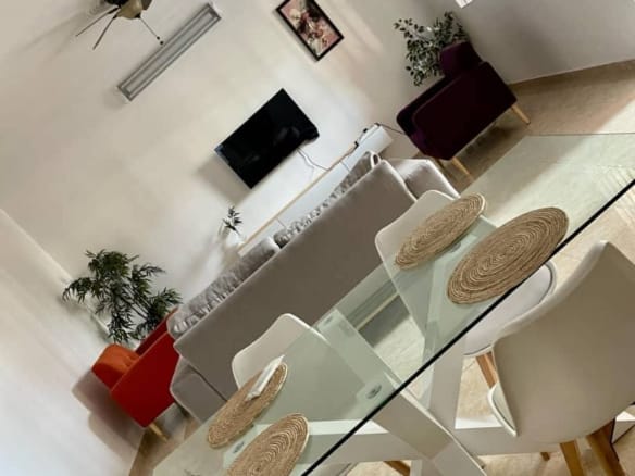 Appartement Meublé de 3 Chambres à Fidjrossè