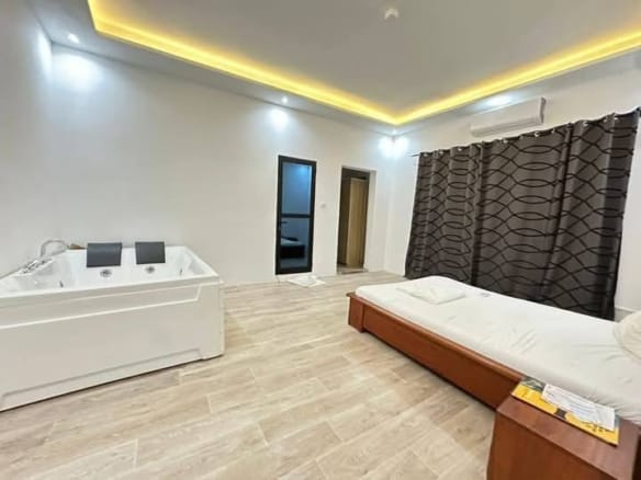 Appartement meublé avec jacuzzi à louer à Fidjrossè