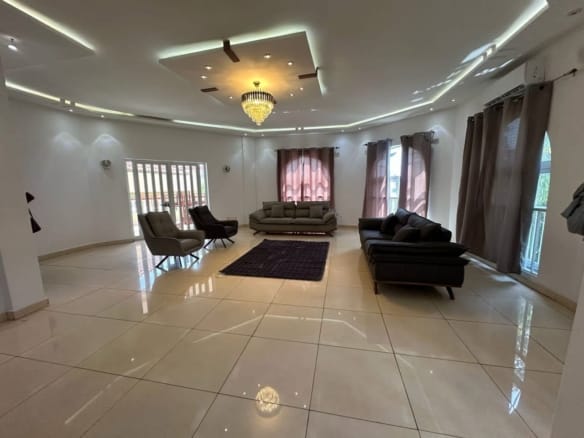 Appartement meublé avec piscine privée à louer à Cotonou Haie Vive